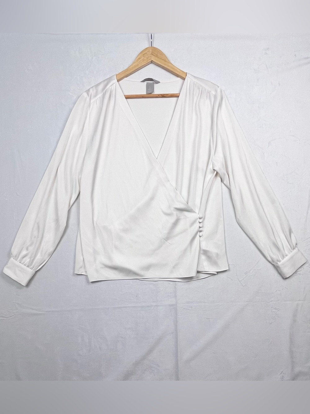 H&M Ivory Wrap Style V-Neck Blouse Size Large